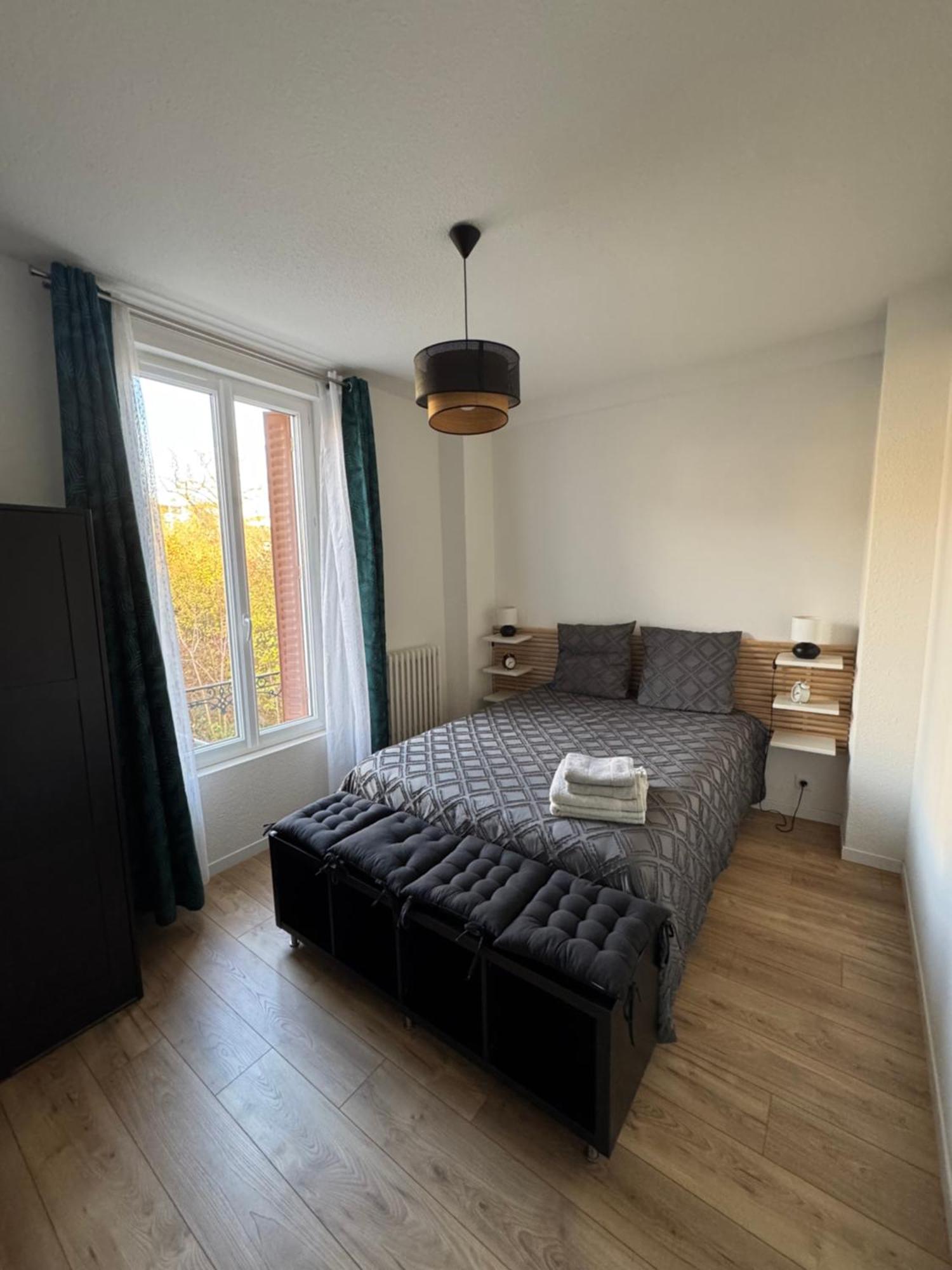 Appartement Le Madargue Idealement Place Châtel-Guyon Exterior foto