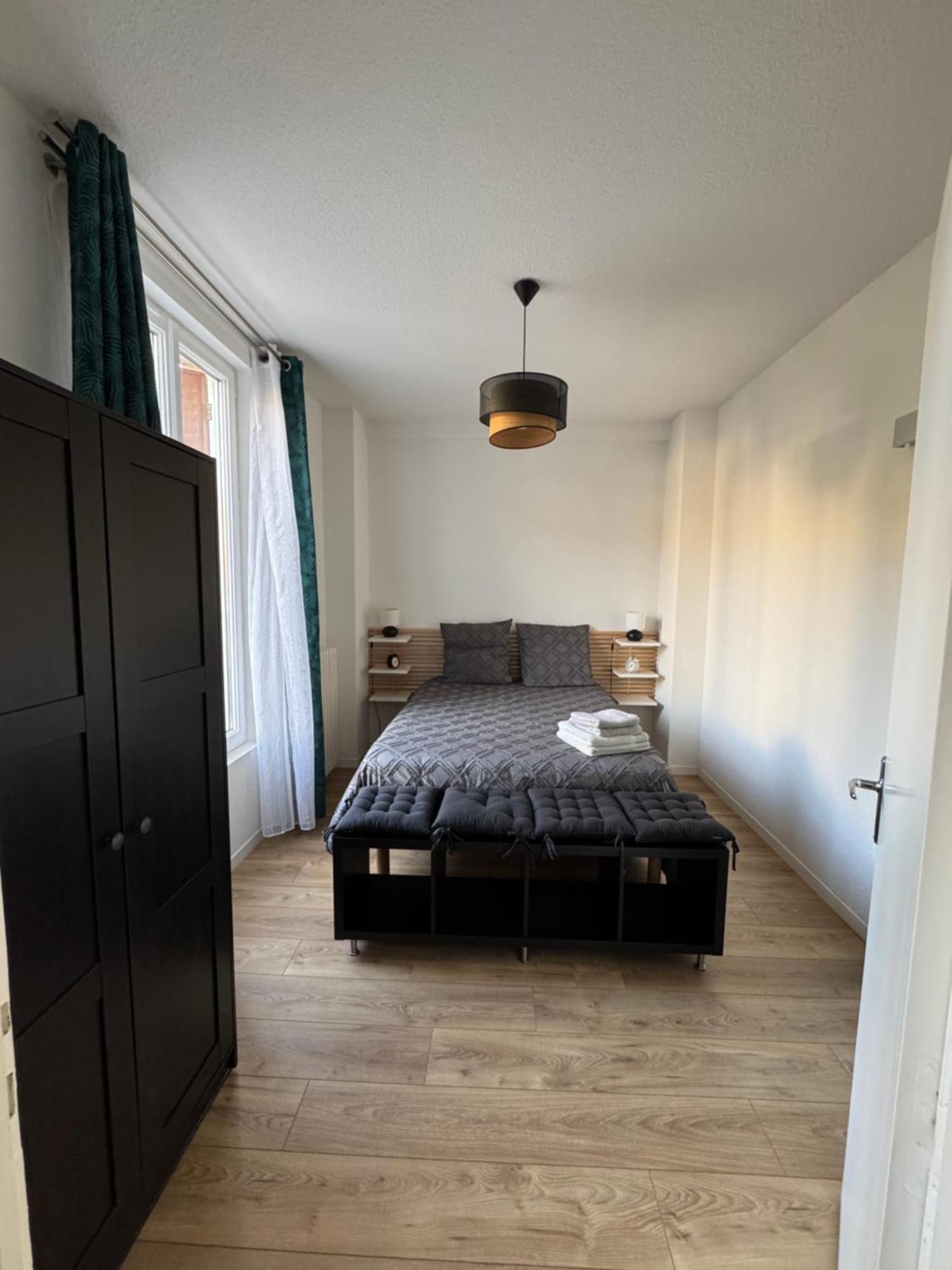 Appartement Le Madargue Idealement Place Châtel-Guyon Exterior foto